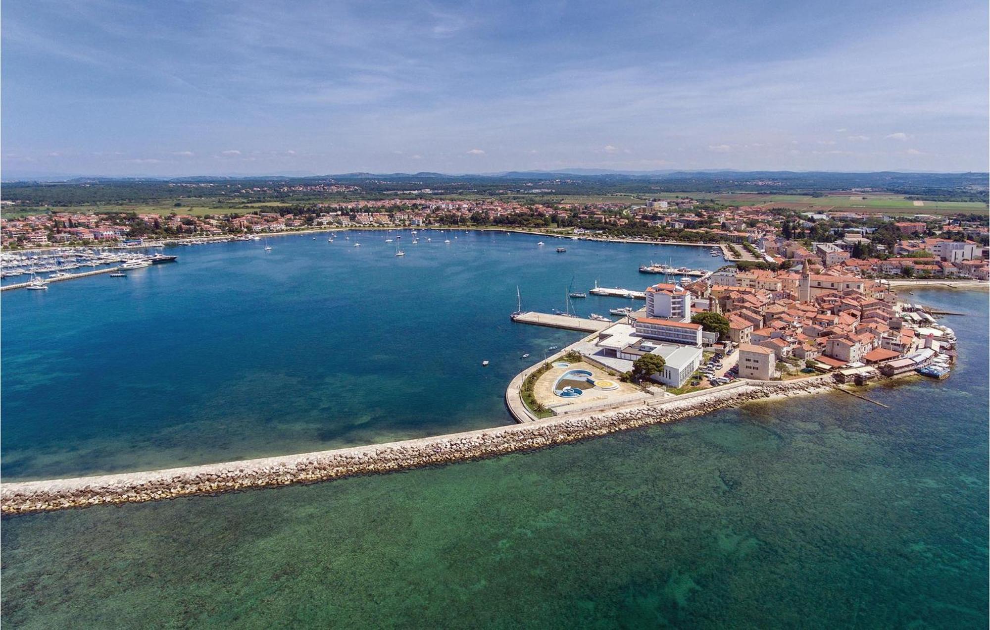 Gorgeous Apartment In Umag With Wifi Esterno foto