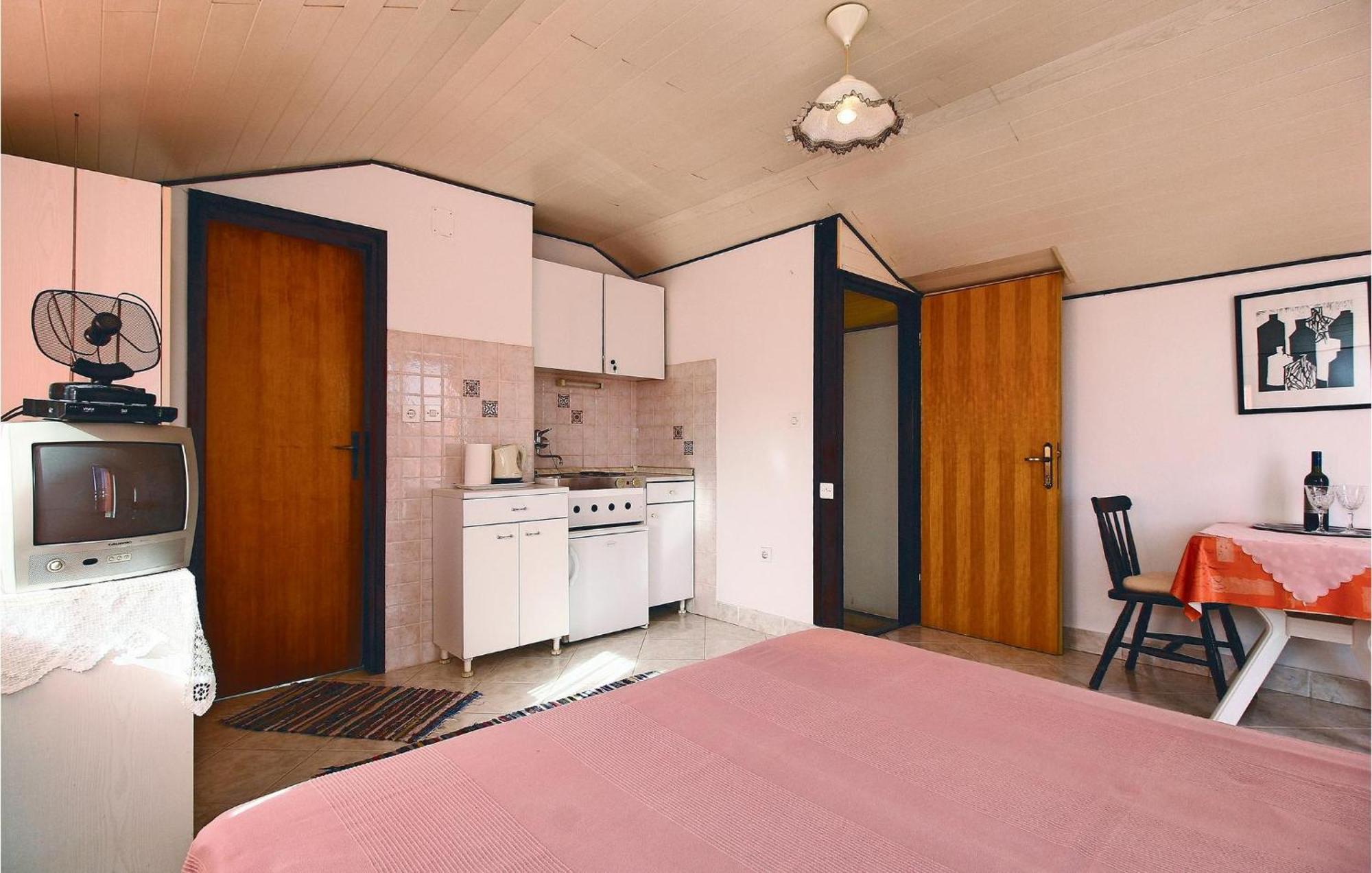 Gorgeous Apartment In Umag With Wifi Esterno foto