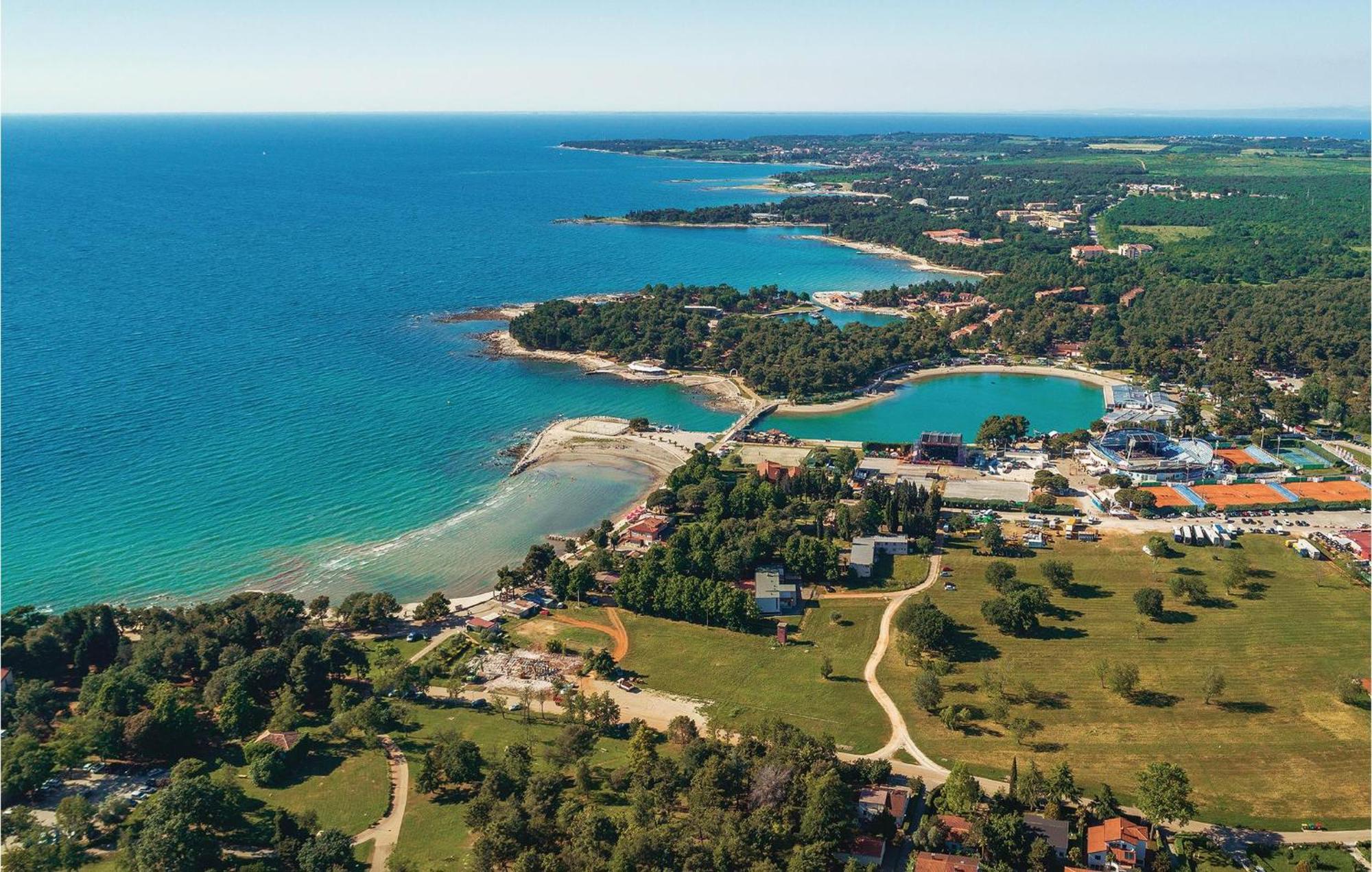 Gorgeous Apartment In Umag With Wifi Esterno foto